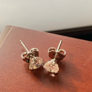 ✨BRAND NEW ✨ 10k Diamond Earrings